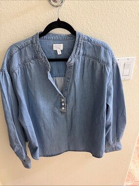 Time and Tru Light Blue Denim-Style Button Popover Blouse